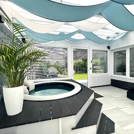 Lakeside Diamond - *