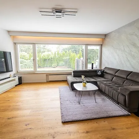 Lakeside Diamond -